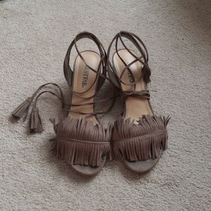 Fringe Lace-up Block Heel Sandals